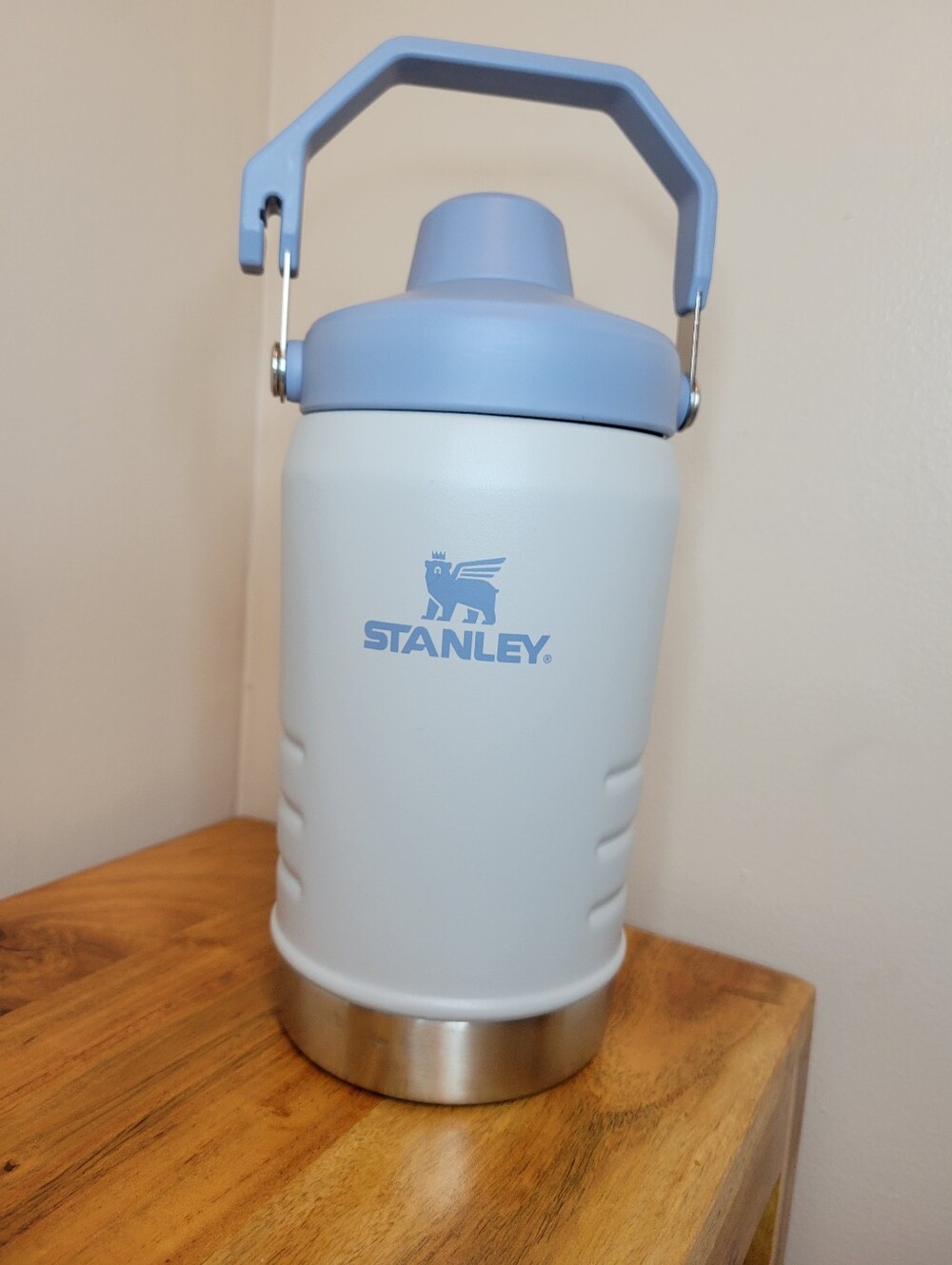 Stanley Blue IceFlow With Fast Flow Lid 40oz  Water Bottle Jug